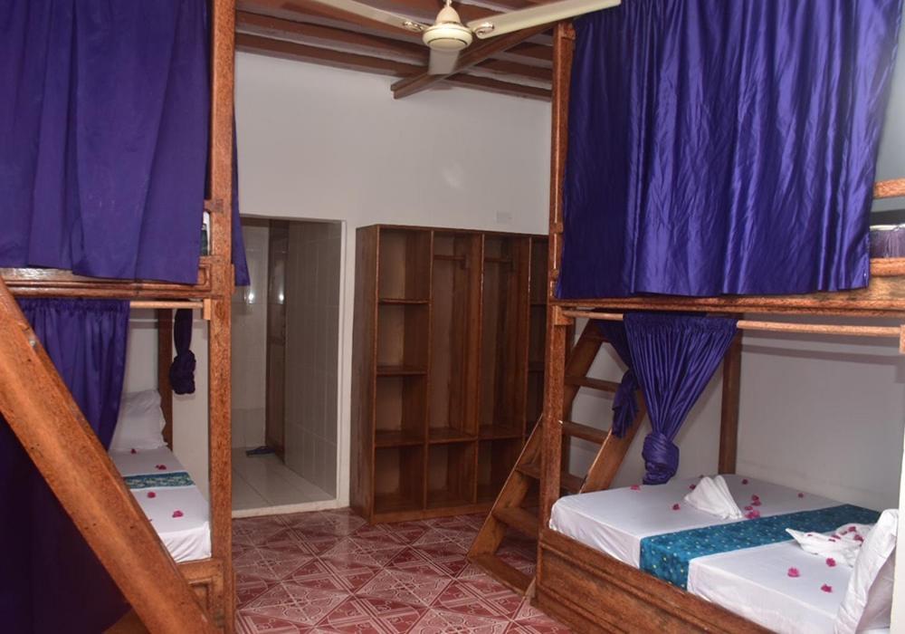 Utulivu Bungalow Hotel Nungwi Bagian luar foto